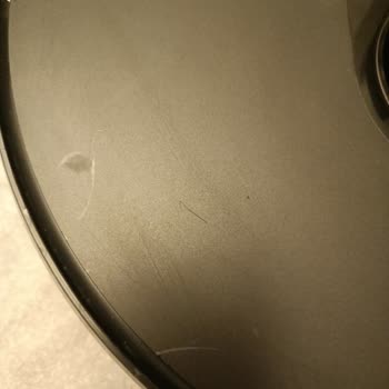 Çiziklerle Geri Dönen Robot Süpürge