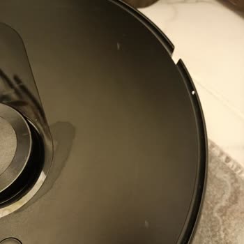 Çiziklerle Geri Dönen Robot Süpürge