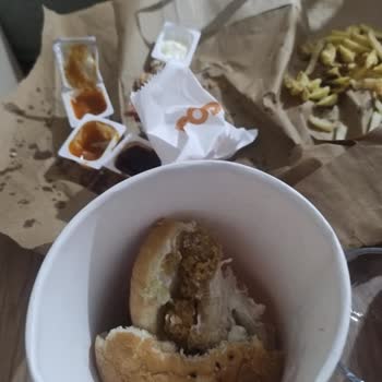 Pop Chicken Menüsünden Çıkan Saç Şoku