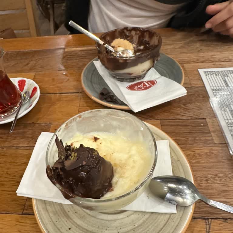 Yanlış Tatlı ve Saygısız Hizmet Deneyimi