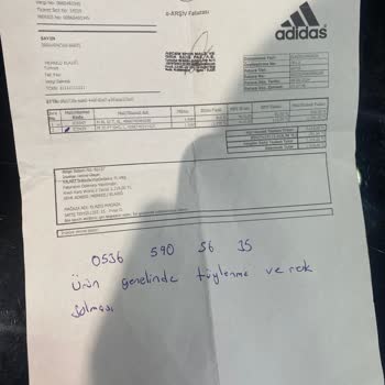Adidas mağazasından alınan ürünlerde renk solması ve kullanıcı hatası iddiası