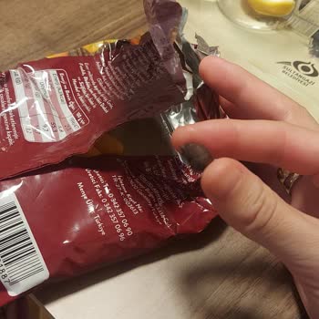 Simbat Soslu Cips Fıstıkta Şok Edici Yabancı Madde