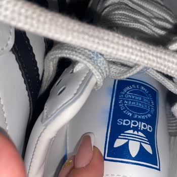 Ayakkabıda Sürekli Boya Atması ve Yetersiz Müşteri Hizmeti