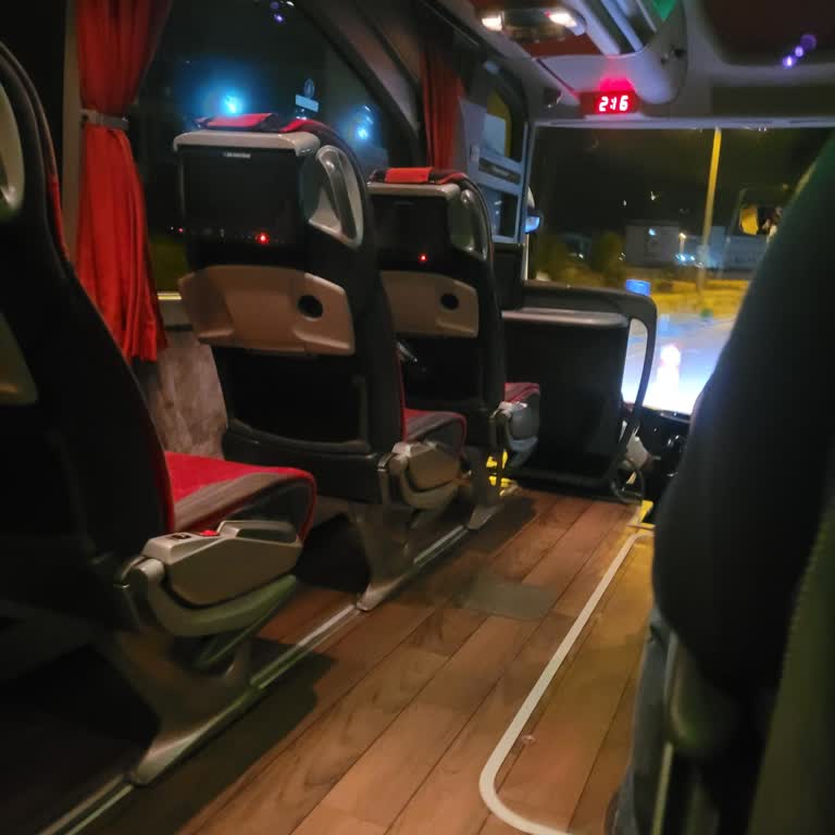 Kaba Muavin ve Aşırı Sıcak Otobüs Deneyimi