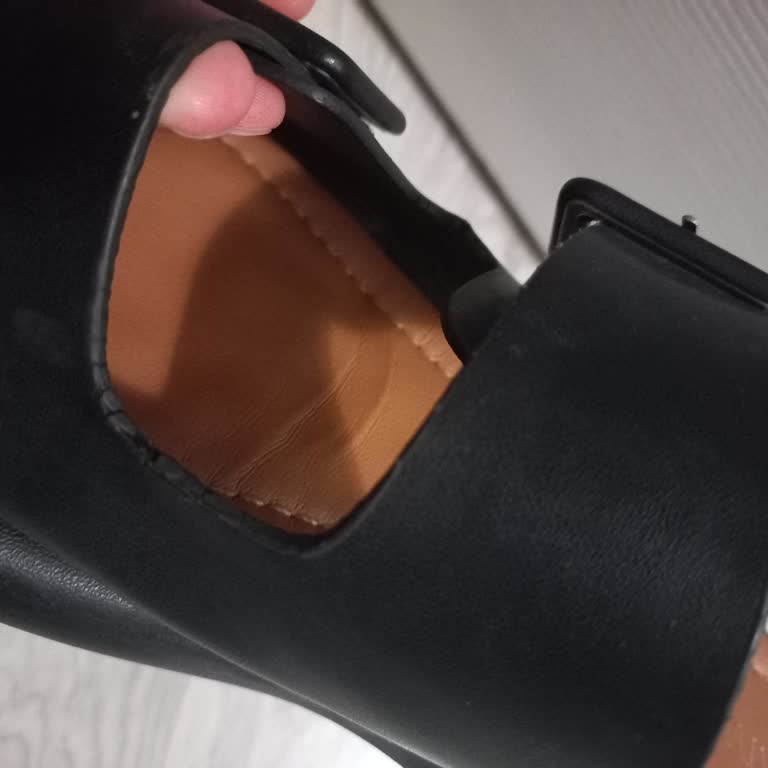 Deichmann'dan Alınan Terlikte Kalite Sorunu ve İade Talebi