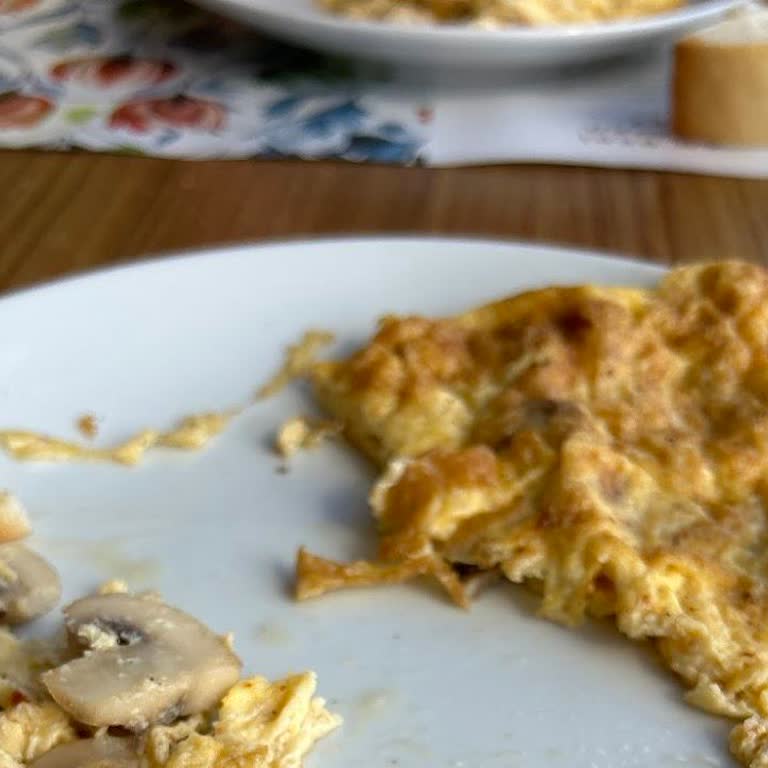 Faruk Güllüoğlu Kahvaltı Deneyiminde Hayal Kırıklığı: Yavaş Servis Ve Eksik Sunum