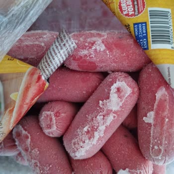 Son Kullanma Tarihi Geçmemiş Sosislerde Şüpheli Siyah Noktalar