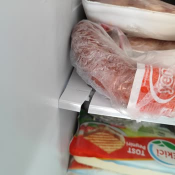 Buzdolabı Buzluk Rafının Kendi Kendine Kırılması