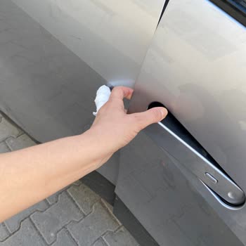 Kapı Tasarımı Parmakları Tehlikeye Atıyor!