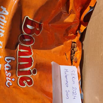 Amazon'dan Aldığım Kedi Maması Sorunu ve Yanıltıcı Bilgi