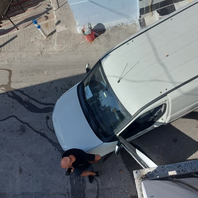 Yokuşta Park Halindeki Araçla Yaşanan Gerginlik