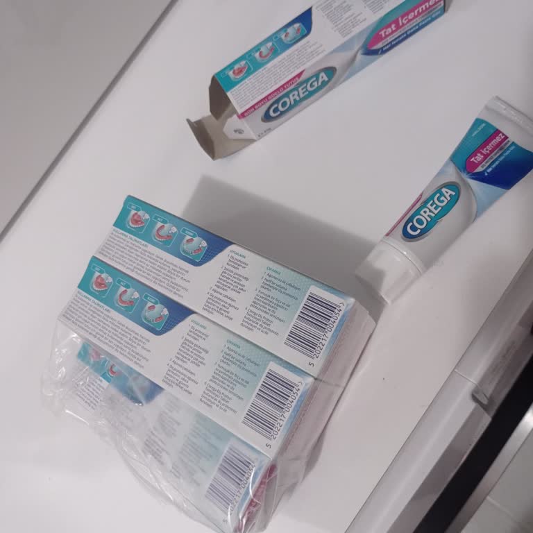 Corega Dış Yapıştırıcının Yetersiz Tutuşu ve Hayal Kırıklığı