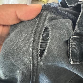 Dayanıklı Olması Beklenen Kot Pantolonun Hayal Kırıklığı