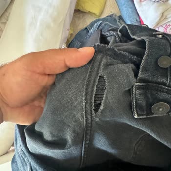Dayanıklı Olması Beklenen Kot Pantolonun Hayal Kırıklığı