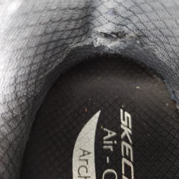 Skechers Ayakkabıda Arka İç Astar Sorunu ve Müşteri Hizmetleri Hayal Kırıklığı