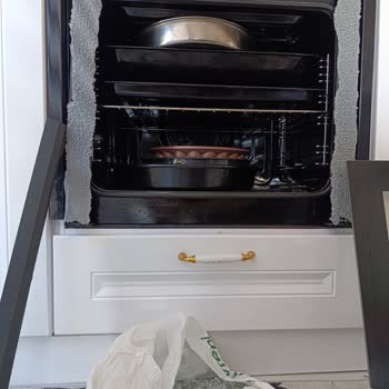 Vinola Fırın Camı Kendiliğinden Patladı