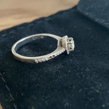 Zen Pırlanta'da Hayal Kırıklığı: Yamulan Yüzük Ve Düşen Taşlar