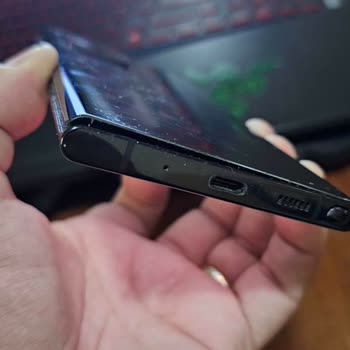 Note 20 Ultra'nın Arkası Kendiliğinden Açıldı