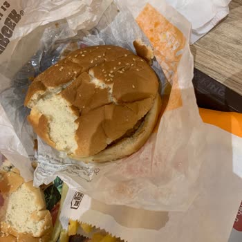 Burger King AVM'den Gelen Bayat Ve Yanık Hamburger Şikayeti