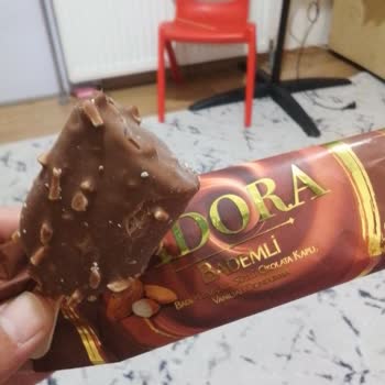 BİM'den Alınan Dondurma Yarım Çıktı: Açıklama Bekliyorum