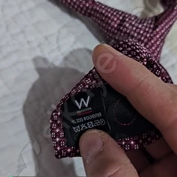 W Collection Marka Kravat, Beyaz Gömlekte Geçmeyen Leke Bıraktı
