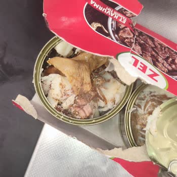 Konserve Üründe Hayal Kırıklığı: Et Yerine Lastik Benzeri İçerik