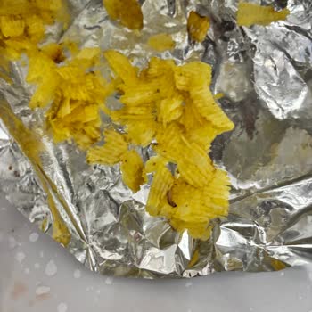 Cips Paketinde Solucan Şoku