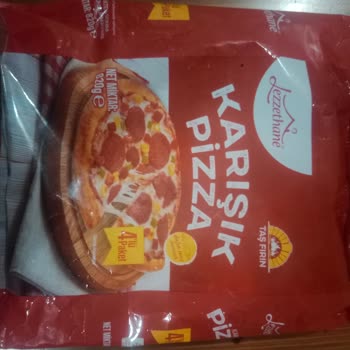 BİM Marketten Alınan Pizzadan Plastik Parça Çıkması