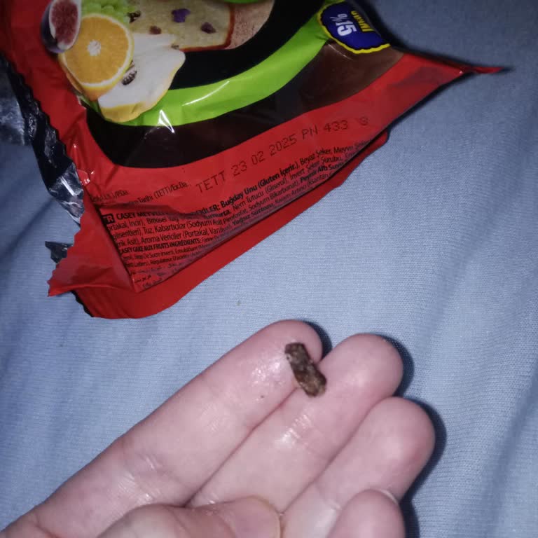 BİM Casey Kekin İçinden Sert Bir Cisim Çıktı