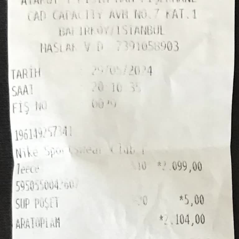 Nike Eşofman Altında Renk Değişimi ve Müşteri Hizmetleri Sorunu