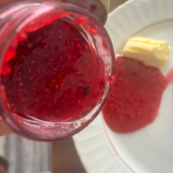 Reçelde Böcek Şoku: Mide Bulandıran Deneyim