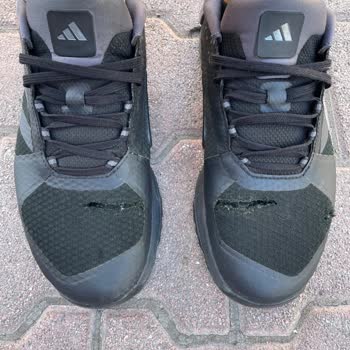 Adidas Ayakkabıda Beklenmedik Hasar ve İade Sorunu