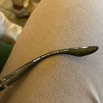 Prada Gözlüklerde Beklenmedik Kalite Sorunu