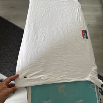 Levis T-shirtlerin Yan Dikiş Sorunu ve Müşteri Hizmeti Eksikliği