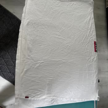 Levis T-shirtlerin Yan Dikiş Sorunu ve Müşteri Hizmeti Eksikliği