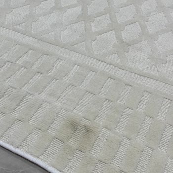 Yeni Halıda Lekeler ve Overlok Sorunu