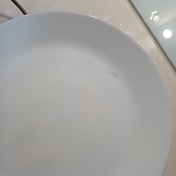 IKEA Çeyizlik Tabak Setinde Üretim Hatası Şoku