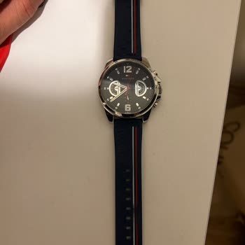 Tommy Hilfiger Saatte Hayal Kırıklığı