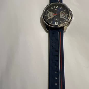 Tommy Hilfiger Saatte Hayal Kırıklığı