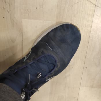 Nike Ayakkabıda Erken Yırtılma Sorunu