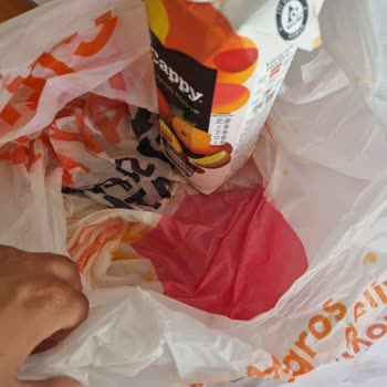 Cappy'den beklenmedik hayal kırıklığı: Ürün delik ve içinden çıkan yabancı madde