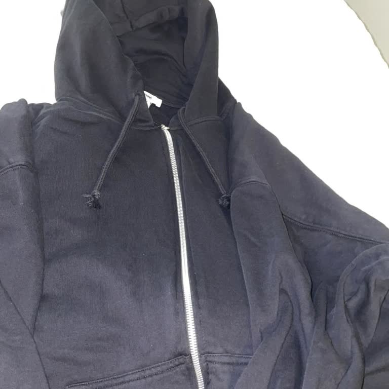 Mavi Sweatshirt'te Yıkama Sonrası Sorunlar