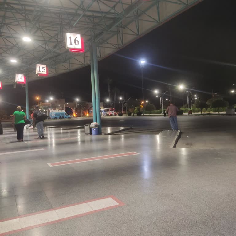 Jet Turizm'de Gece Yarısı Bekleyişi