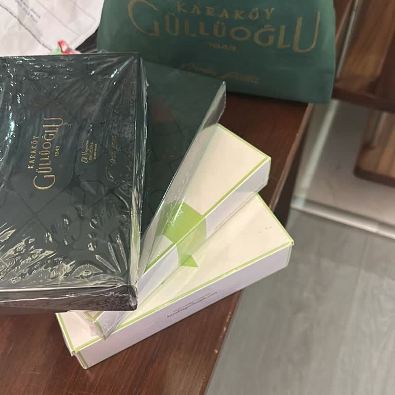 Vegan Baklava Siparişimden Böcek Çıktı, Alerjik Oğlum Tehlikede