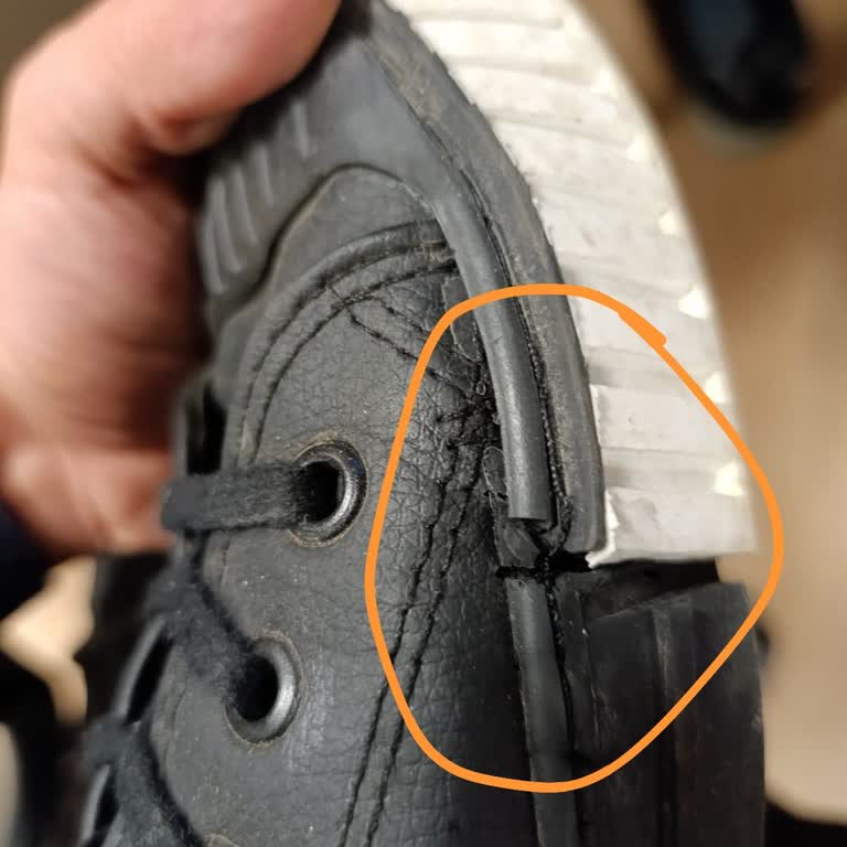 Benetton Ayakkabılarında Taban Çatlaması Sorunu