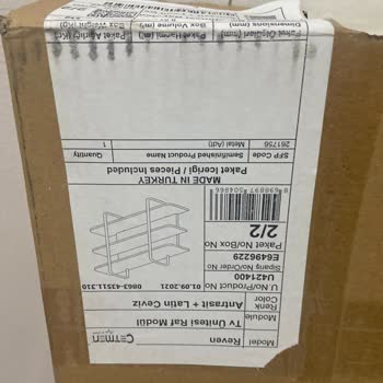 Eksik parça nedeniyle duvar rafı kurulumu aylardır yapılamıyor