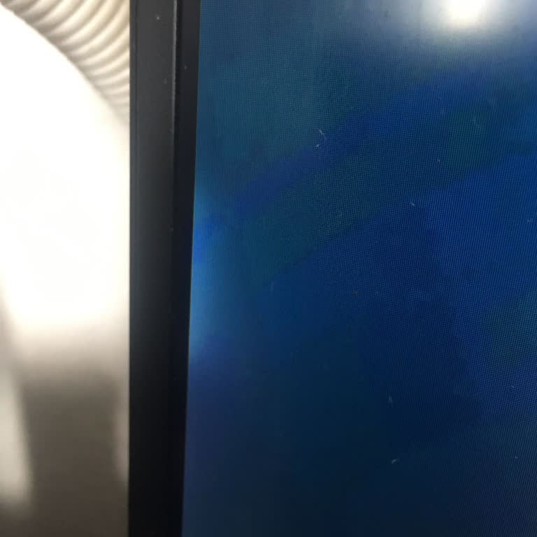 Asus Monitörde Ölü Piksel ve Işık Sızması Sorunu