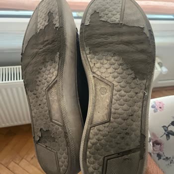 Garanti Süresi Dolan Ayakkabının Hızla Aşınması