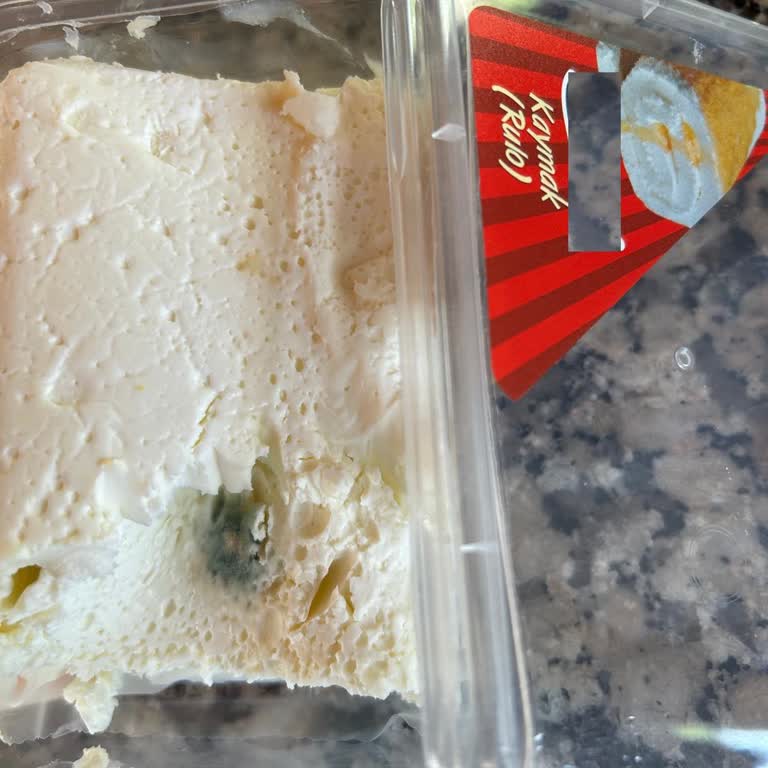 Taze Görünen Kaymakta Küf Şoku