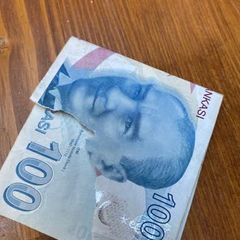 ATM'de Sıkışan Para ve Kart Sorunu